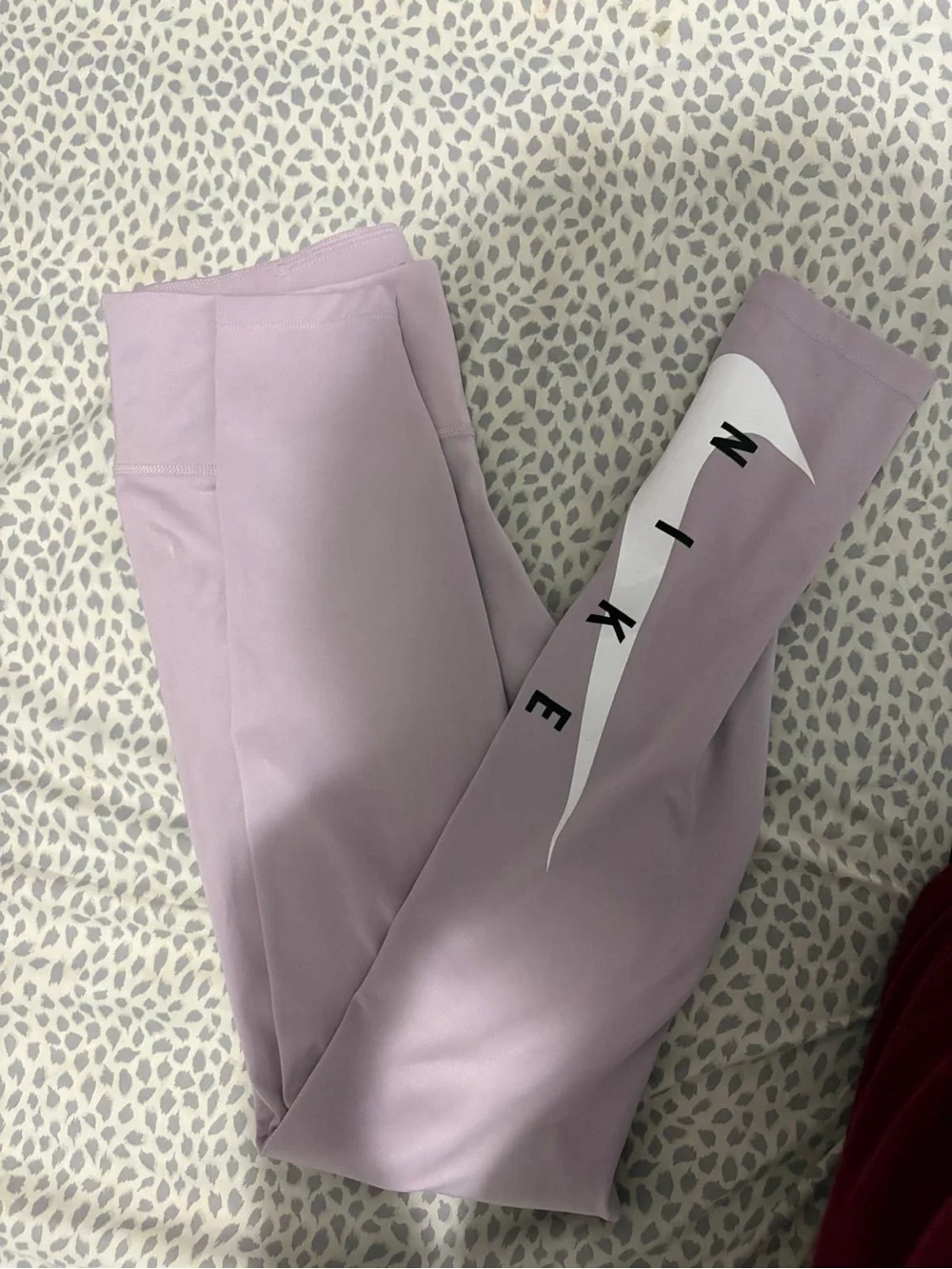 Nike Lavender Women's Athletic Leggings with White Swoosh
